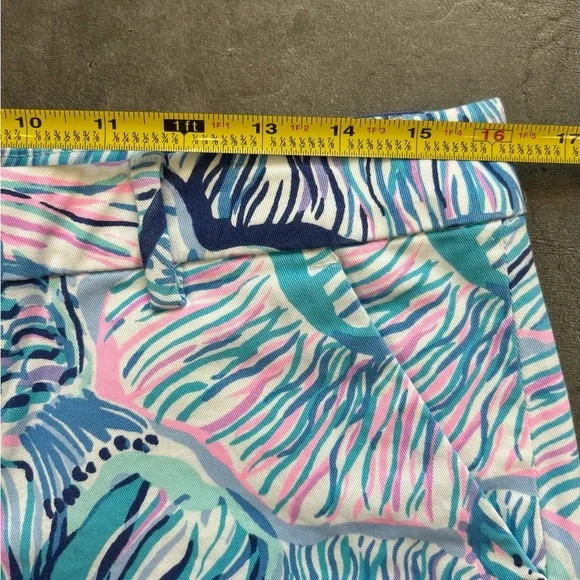 NEW Lilly Pulitzer Sz 6 Callahan Stretch Short in Bermuda Blue Fishful - Picture 7 of 8